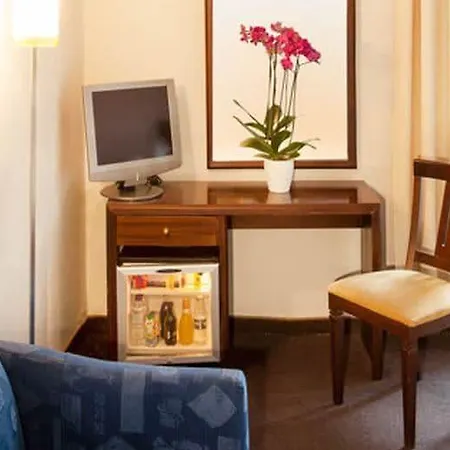 Arni Domotel