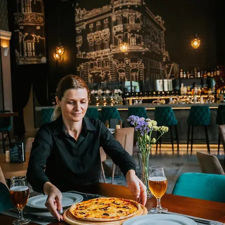 Hotell Arni Domotel 4*
