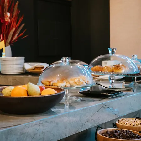 מלון Arni Domotel 4*