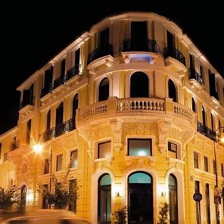 Arni Domotel Hotell