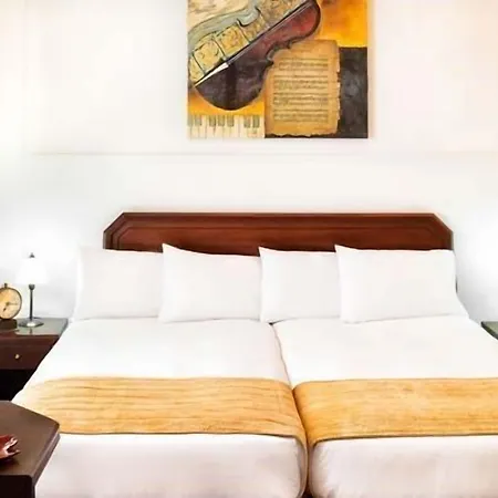 Hotell Arni Domotel 4*
