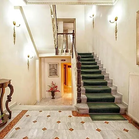 Arni Domotel