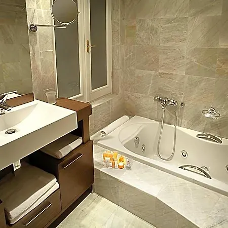 Arni Domotel