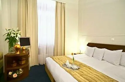 Arni Domotel