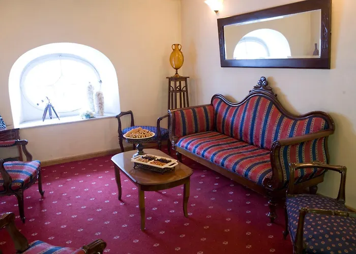 מלון Arni Domotel 4*